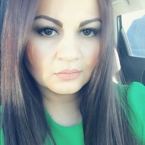 Meet your Posher, Alma